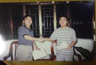 1999年春，澳门新葡平台网址8883创始人宋文超先生和戴荣明先生，在深圳五洲宾馆确定创业梦想，从此开启了澳门新葡平台网址8883的创业之路。
